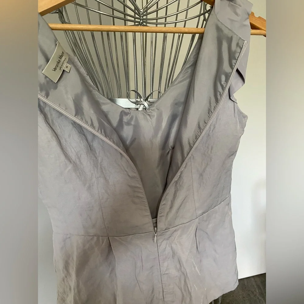 Veronika Maine silver grey fitted top - Picture 4 of 4